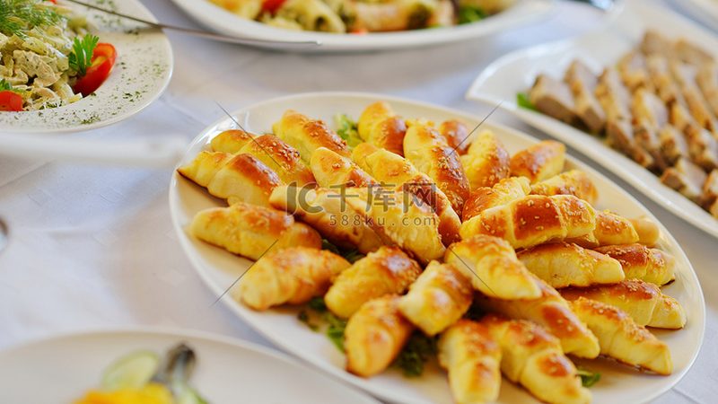 食品OEM代加工：揭秘其背后的优势与价值